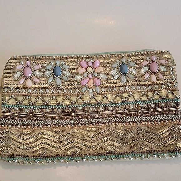 CHARLIE PAIGE BEAD & SEQUIN EMBELLISHED WRISTLET - Picture 1 of 11
